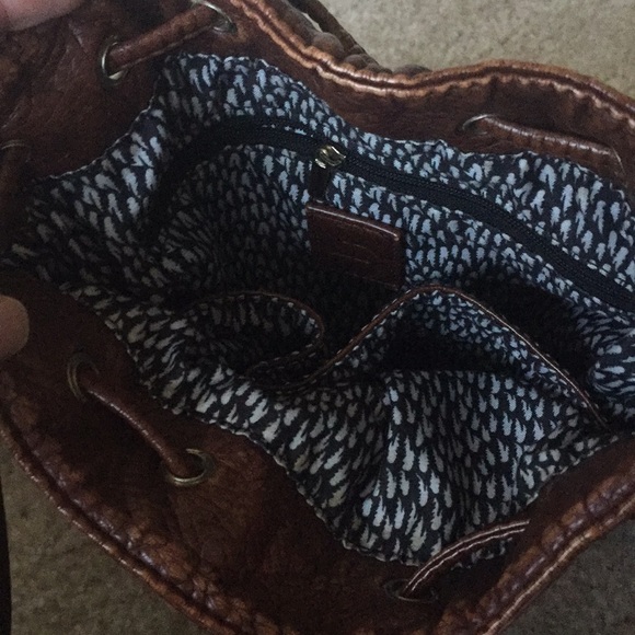 LD Drawstring Bucket Purse - Picture 3 of 7